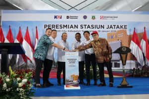 large_Foto_1_Peresmian_Stasiun_Jatake_ff1b9f1b6b