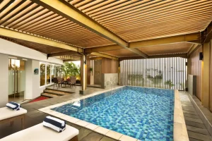 Grand-Royal-Suite-Swimming-Pool-4-scaled