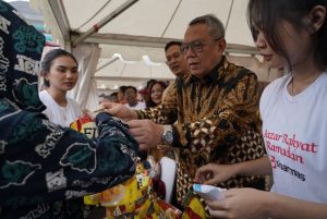 large_Foto_1_Bazar_Minyak_Goreng_SML_dan_Pemkot_Tangsel_dc72ef694e