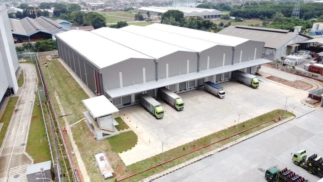Salah_Satu_Warehouse_PT_Mega_Manunggal_Property_Tbk_(MMP)_yang_Terletak_di_Pondok_Ungu,_Bekasi.JPG__1