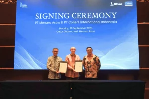 (ki-ka)_Frans_Surjadi_-_Direktur_PT_Menara_Astra,_Mike_Broomell_-_Managing_Director_Colliers_Indonesia,_Wibowo_Muljono_-_Presiden_Direktur_PT_Menara_Astra